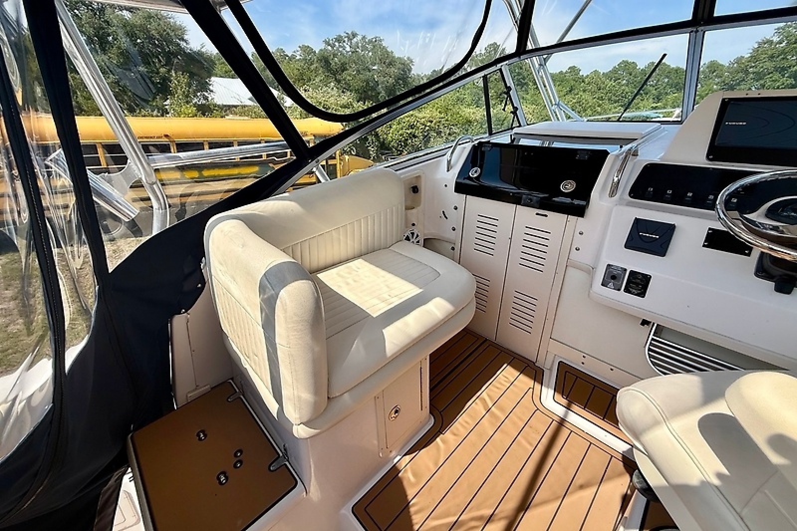 2004 Grady-White Marlin 300 — 0005775641
