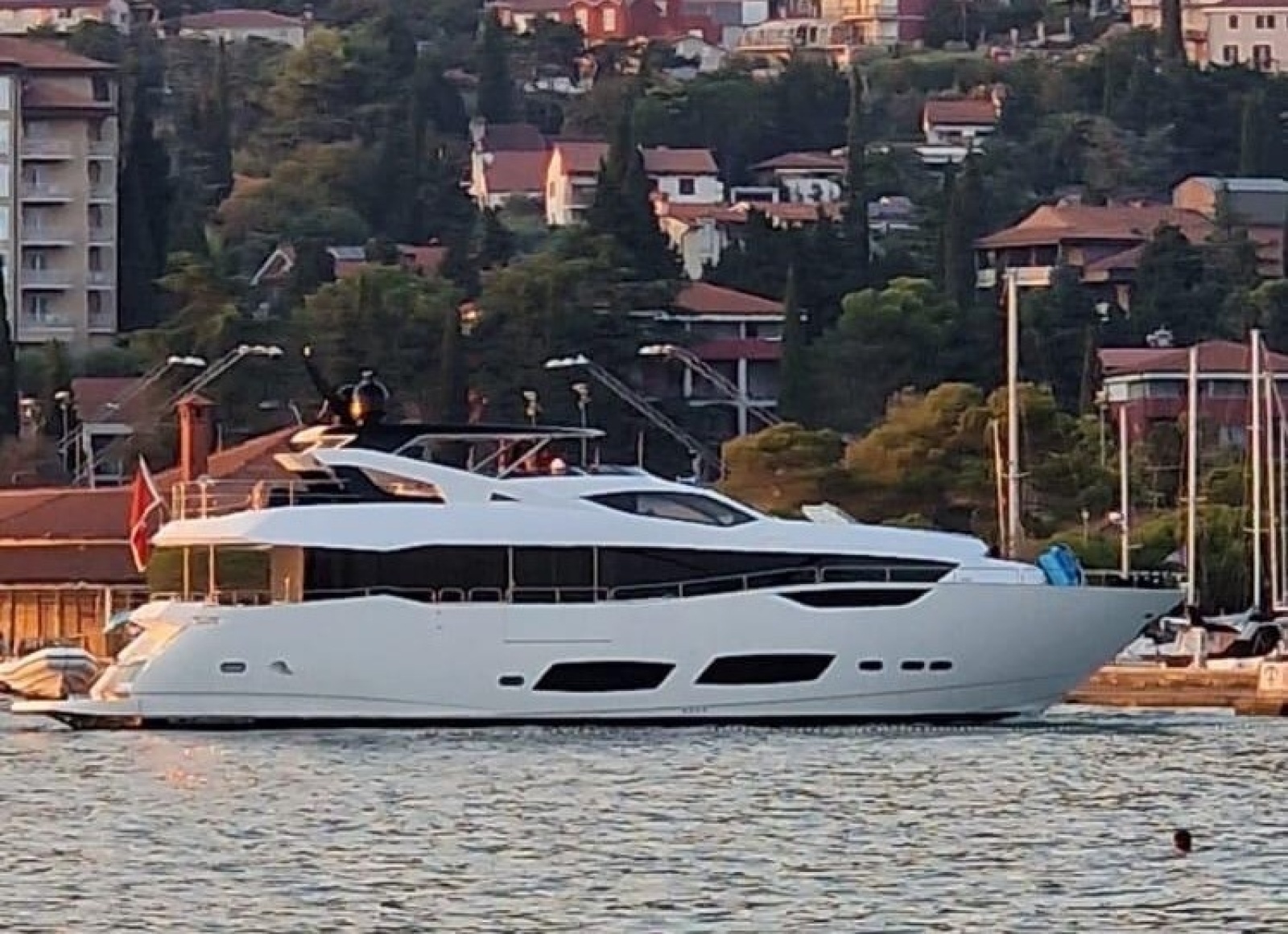 2022 Sunseeker 95
