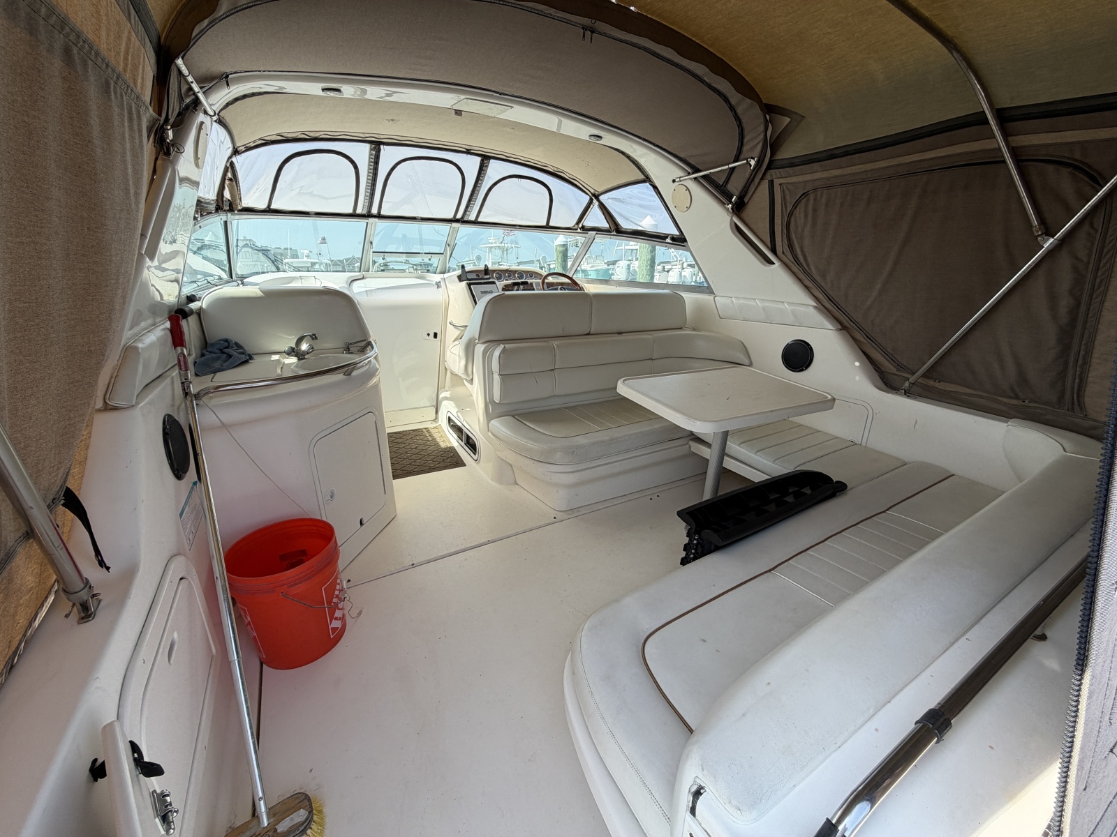 1997 Sea Ray Sundancer 330