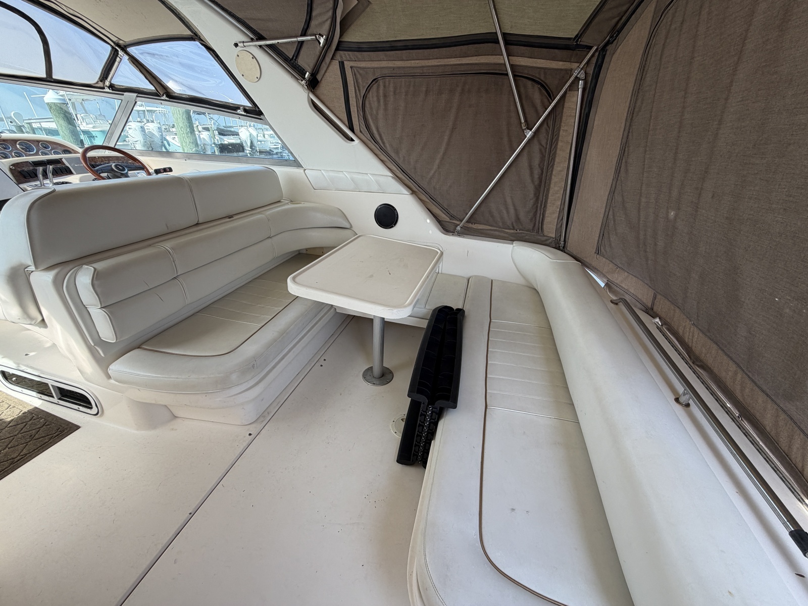1997 Sea Ray Sundancer 330