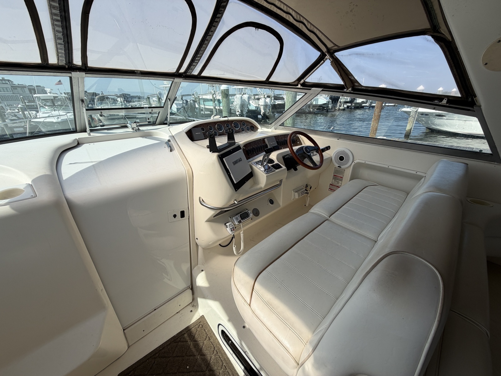 1997 Sea Ray Sundancer 330