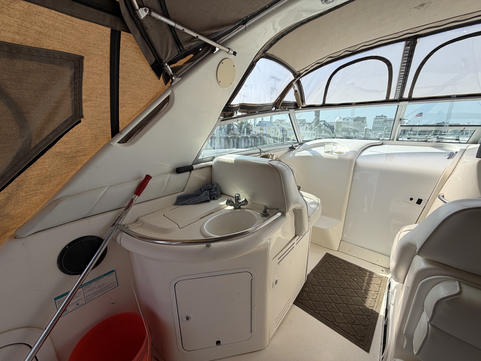 1997 Sea Ray Sundancer 330