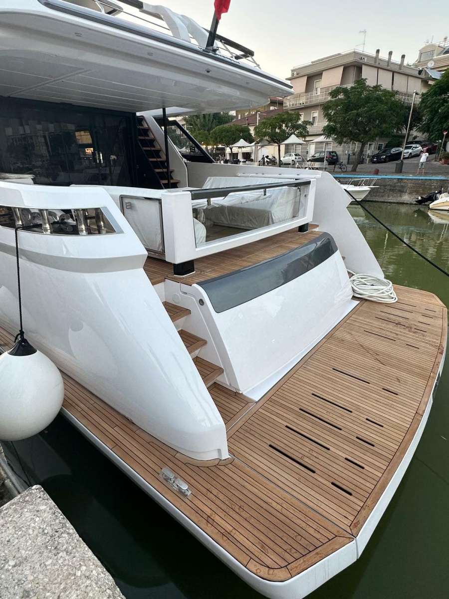 2023 Ferretti Yachts Ferretti 860