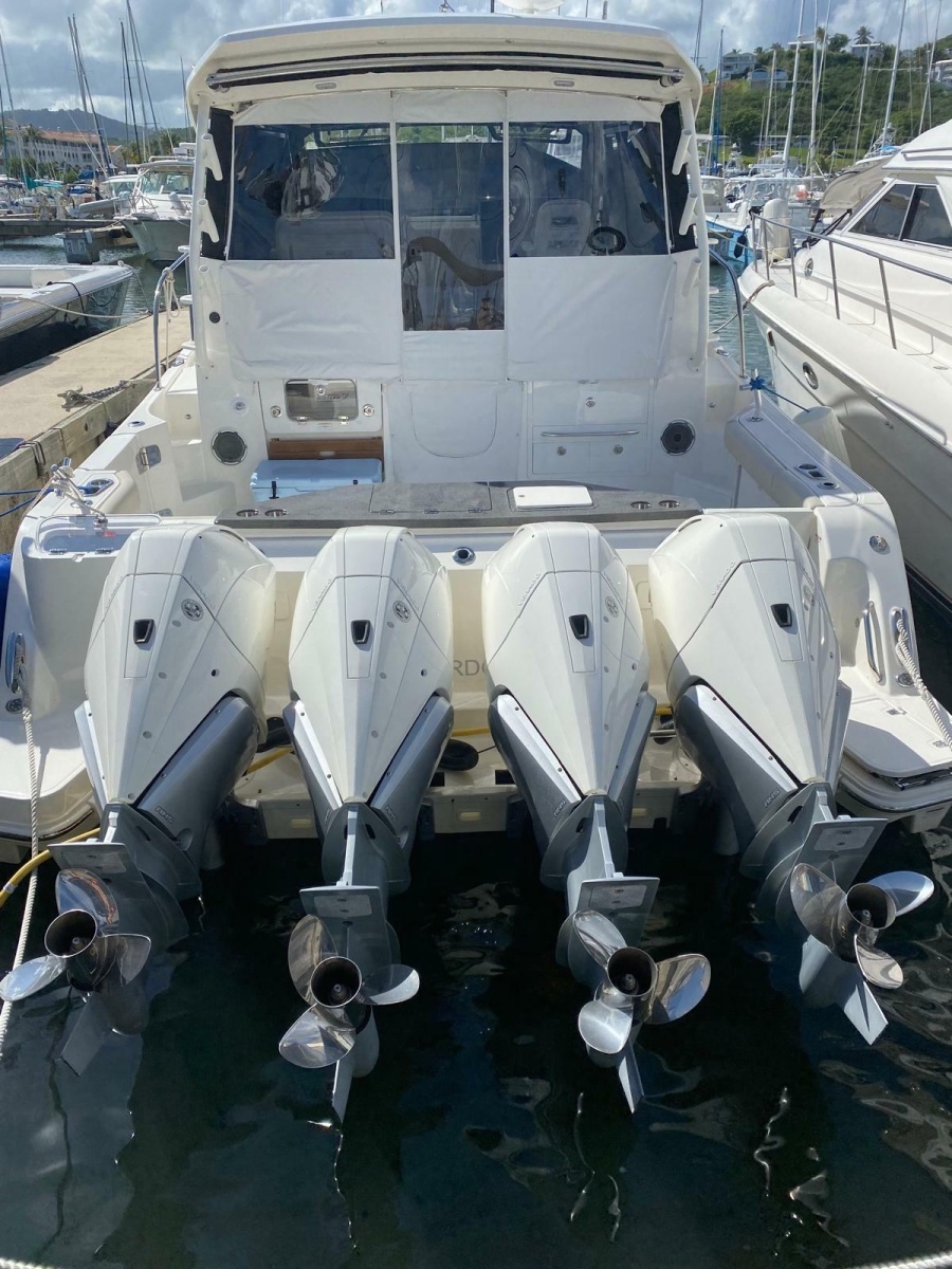 2021 Boston Whaler 405 Conquest
