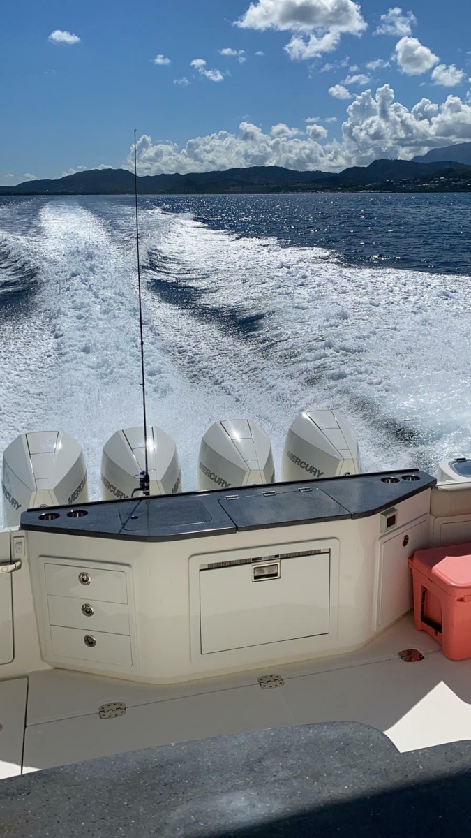 2021 Boston Whaler 405 Conquest