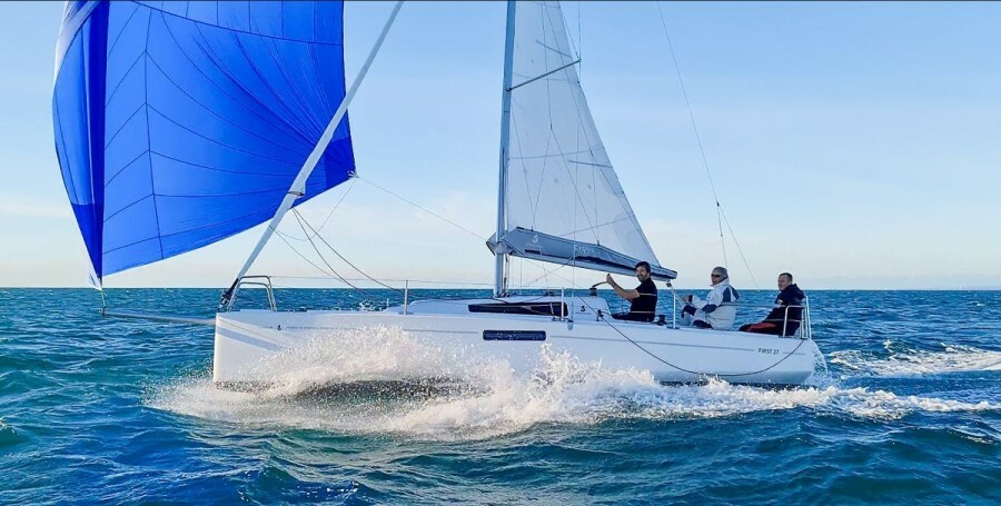 Beneteau First 27 Brochure