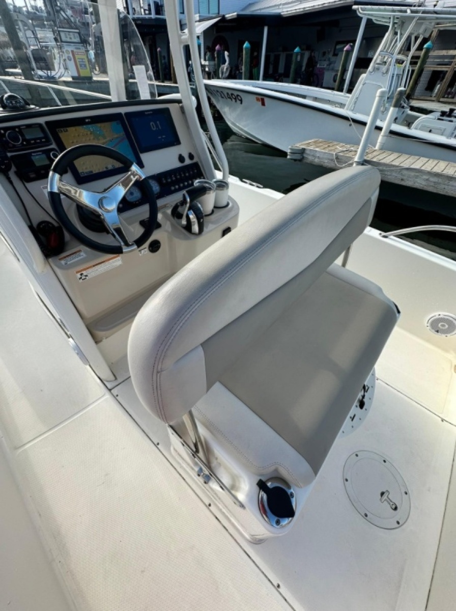 2018 Boston Whaler 