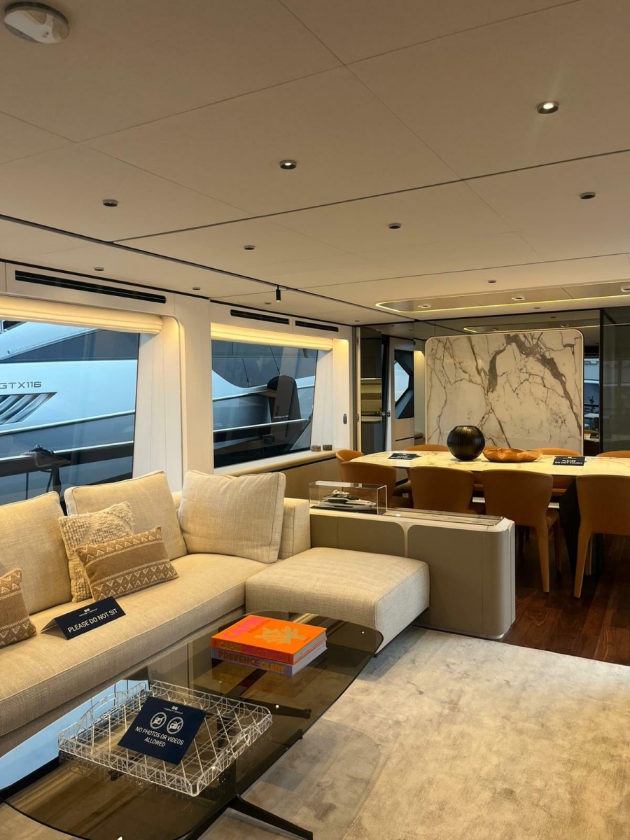 2025 Ferretti Yachts Yachts 940