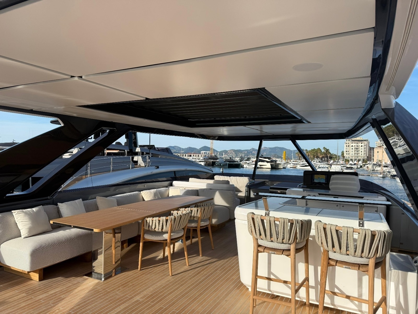 2025 Ferretti Yachts Yachts 940