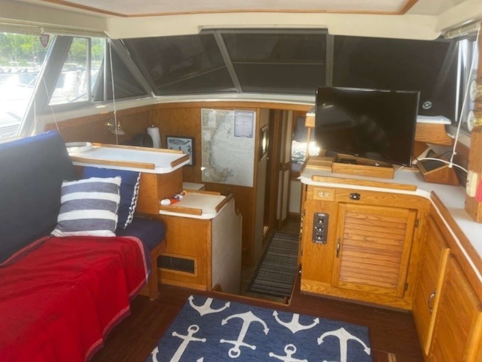 Salon & Step Down Galley