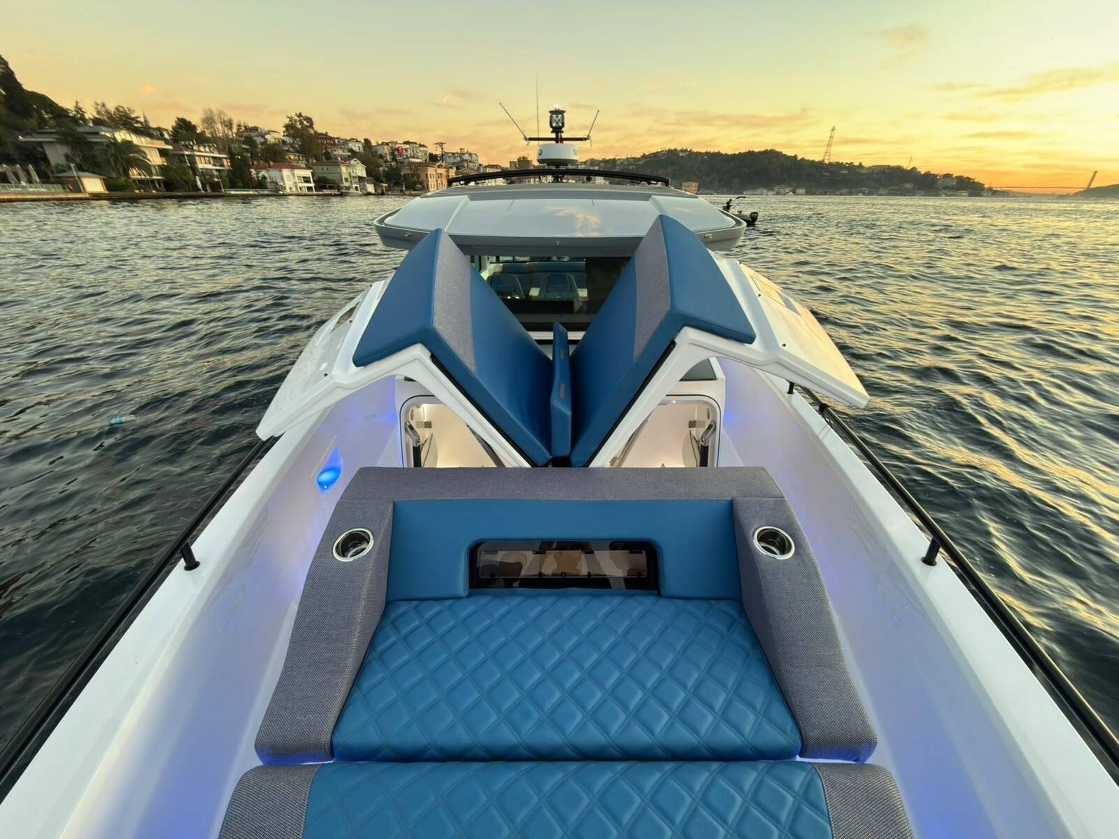 2026 Axopar 37 XC Cross Cabin