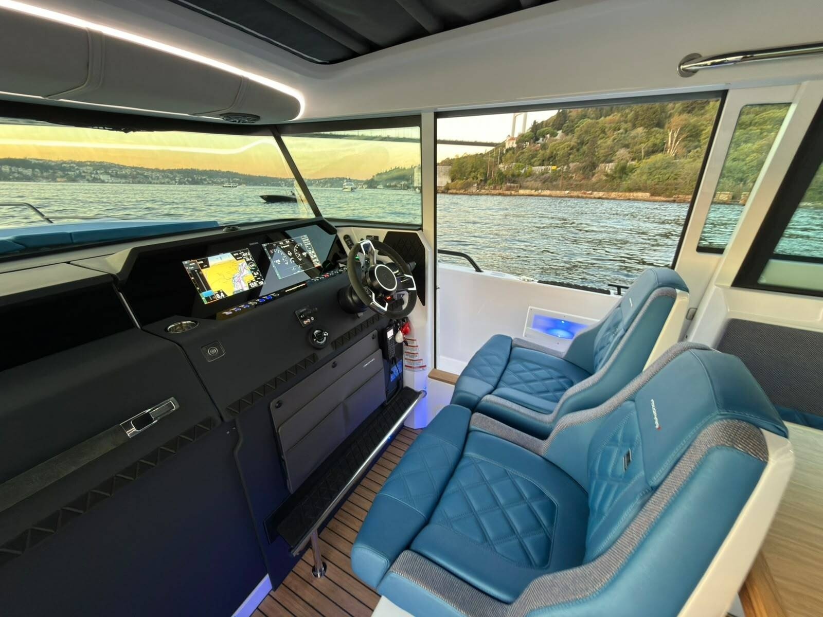 2026 Axopar 37 XC Cross Cabin
