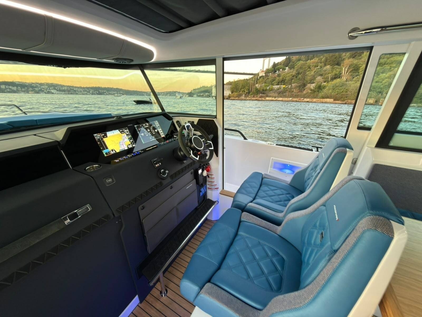 2026 Axopar 37 XC Cross Cabin