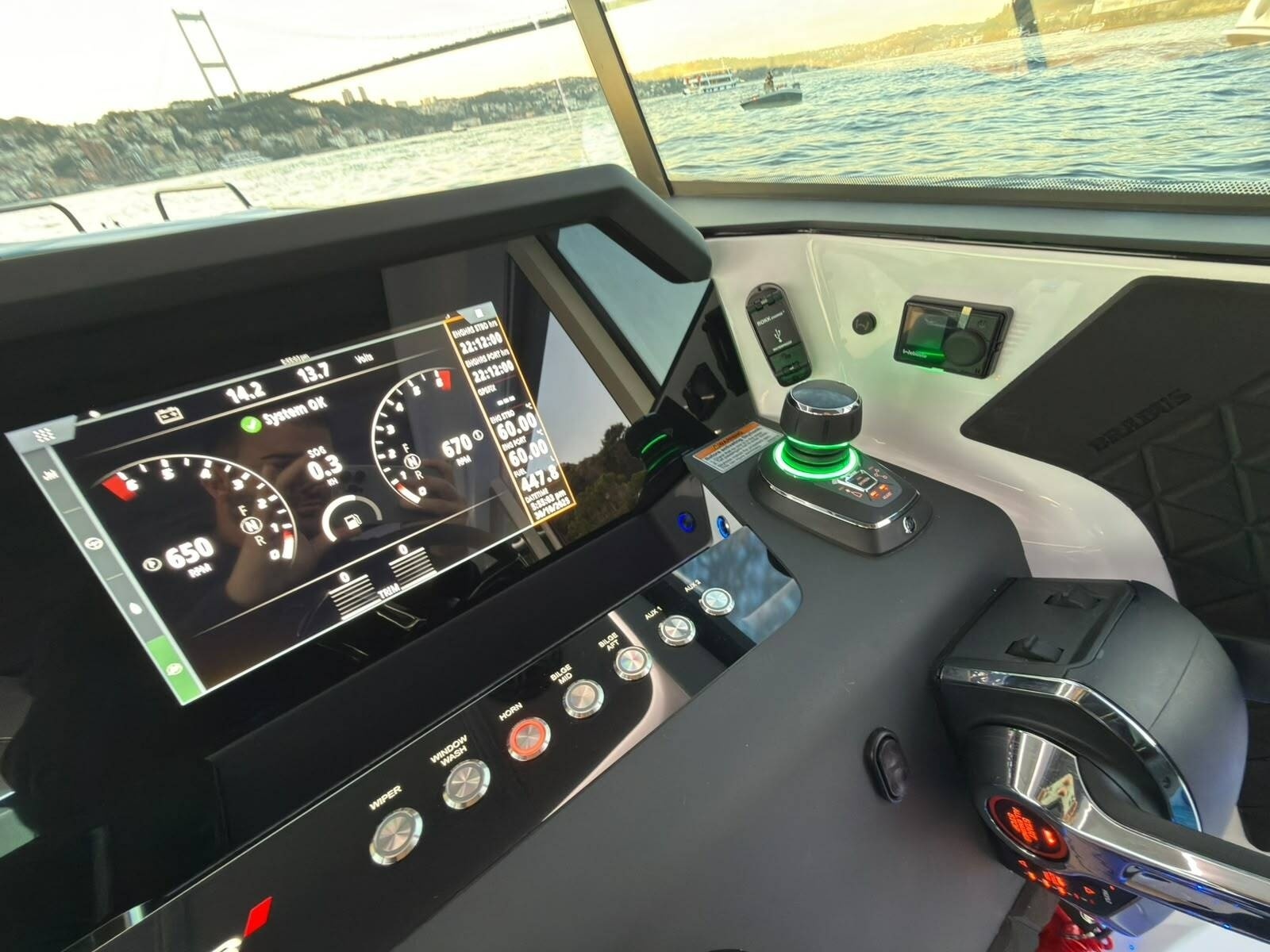 2026 Axopar 37 XC Cross Cabin