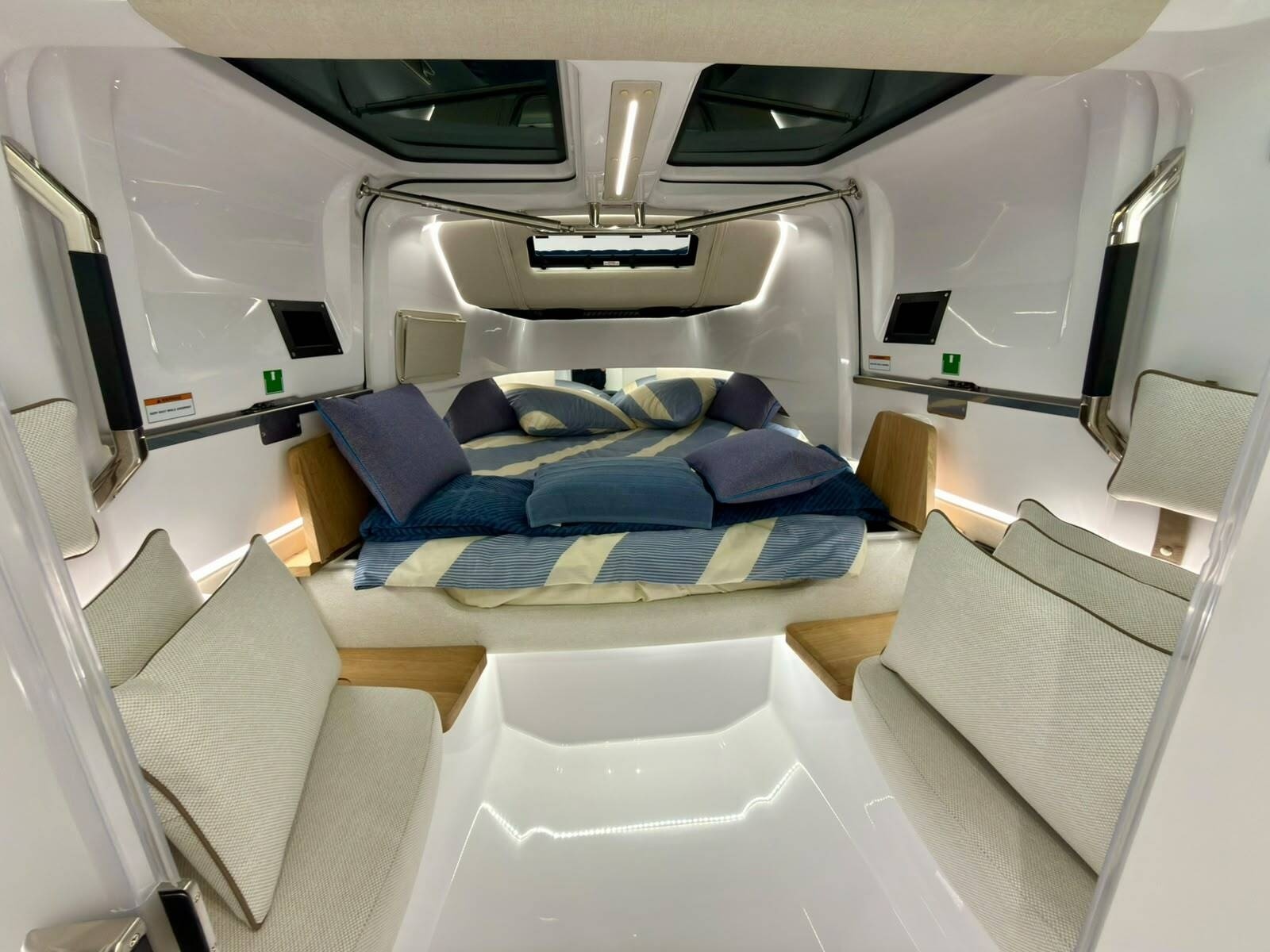 2026 Axopar 37 XC Cross Cabin