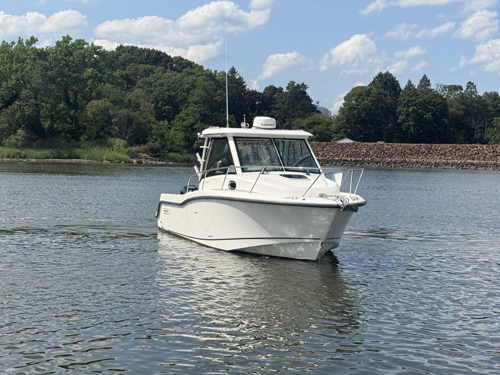 2013 Boston Whaler Conquest