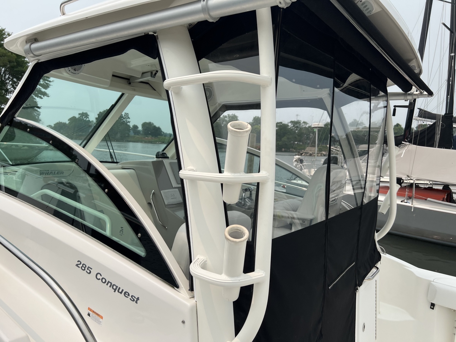2013 Boston Whaler Conquest