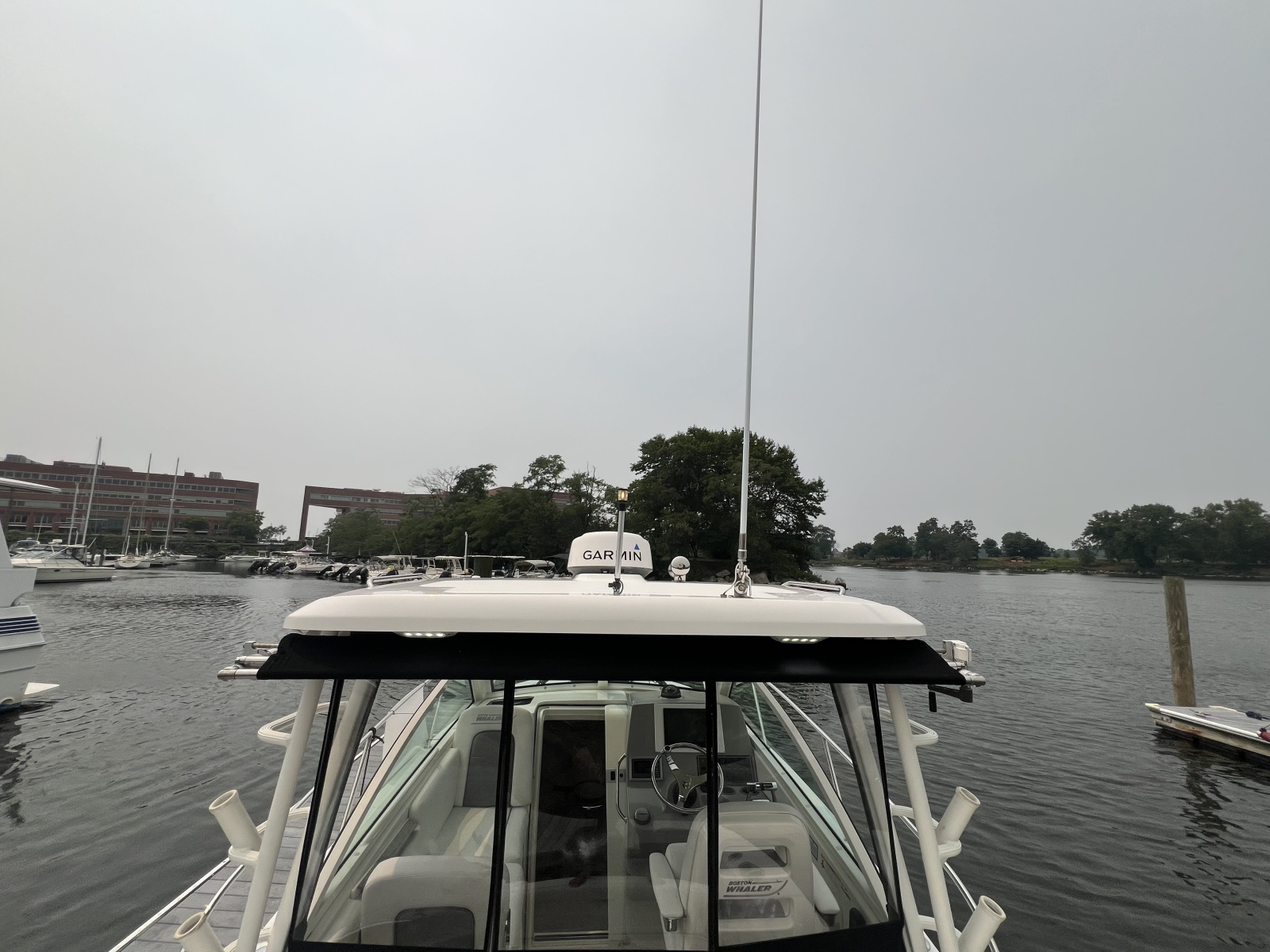 2013 Boston Whaler Conquest