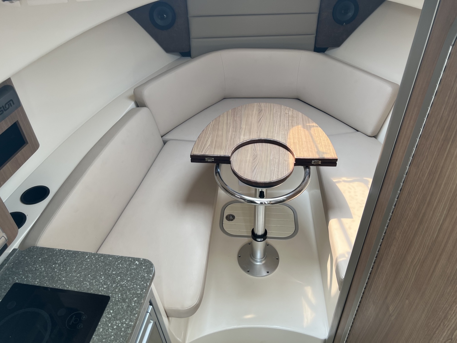 2013 Boston Whaler Conquest