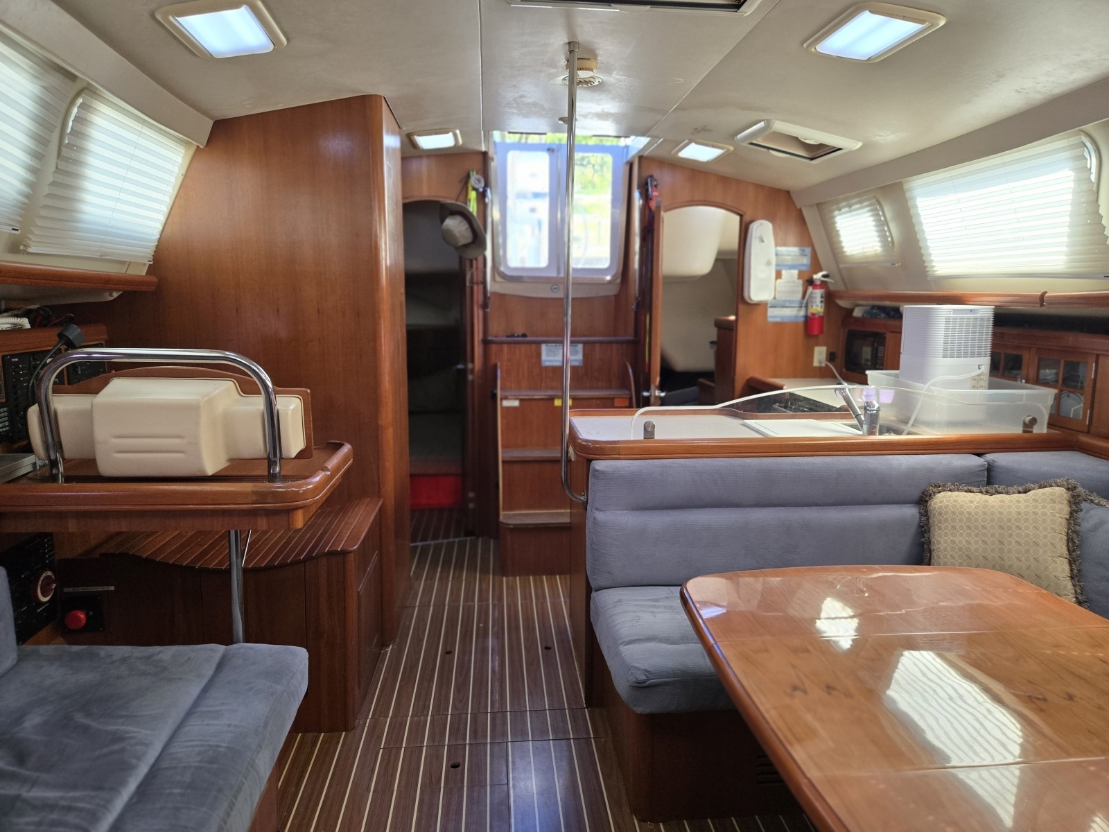 2007 Hunter 44 DS