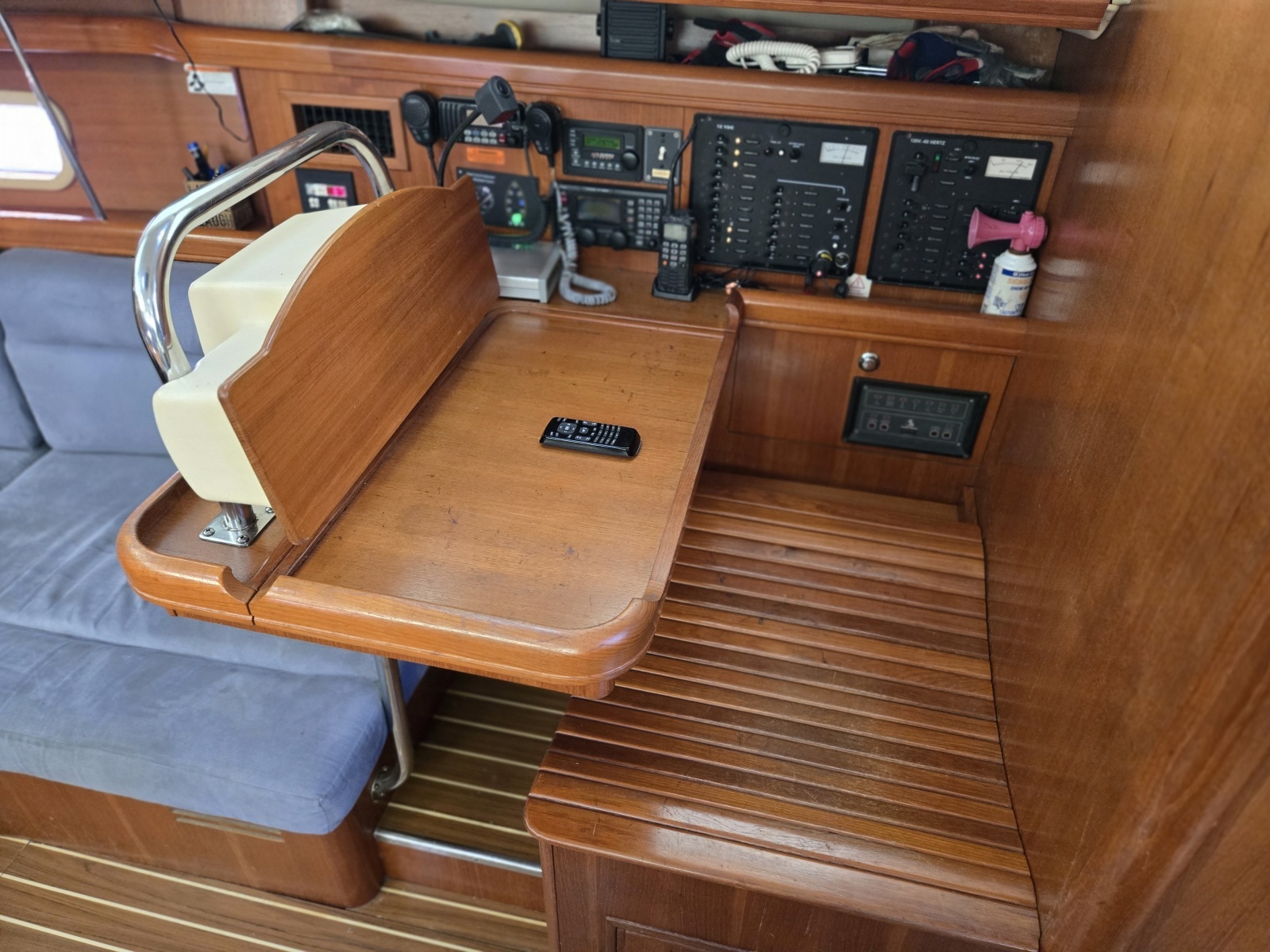 2007 Hunter 44 DS