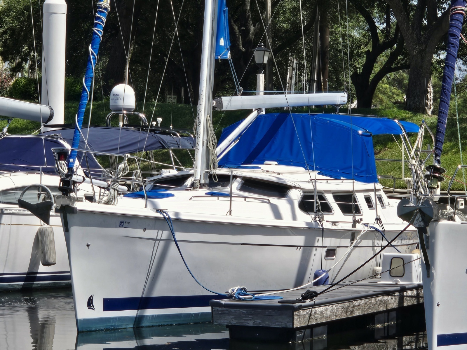 2007 Hunter 44 DS