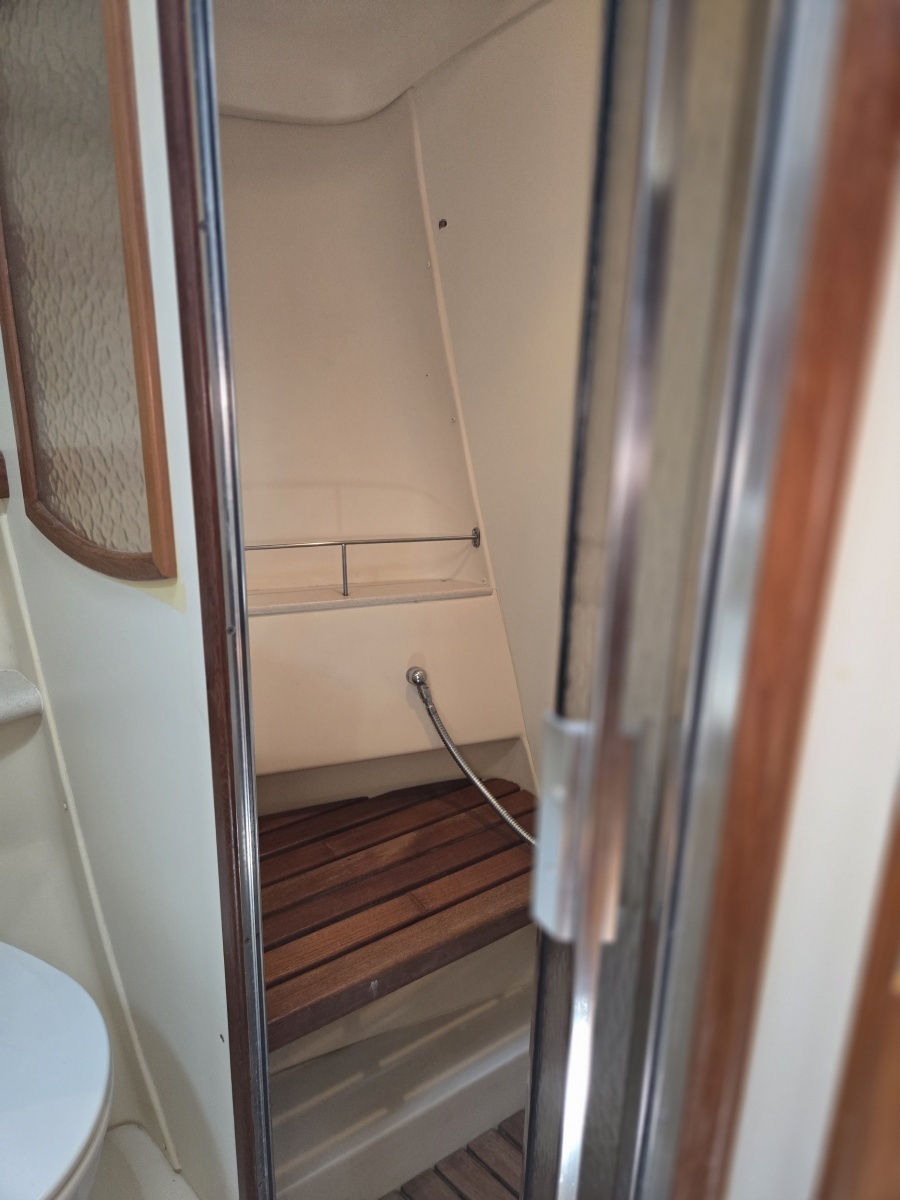 2007 Hunter 44 DS