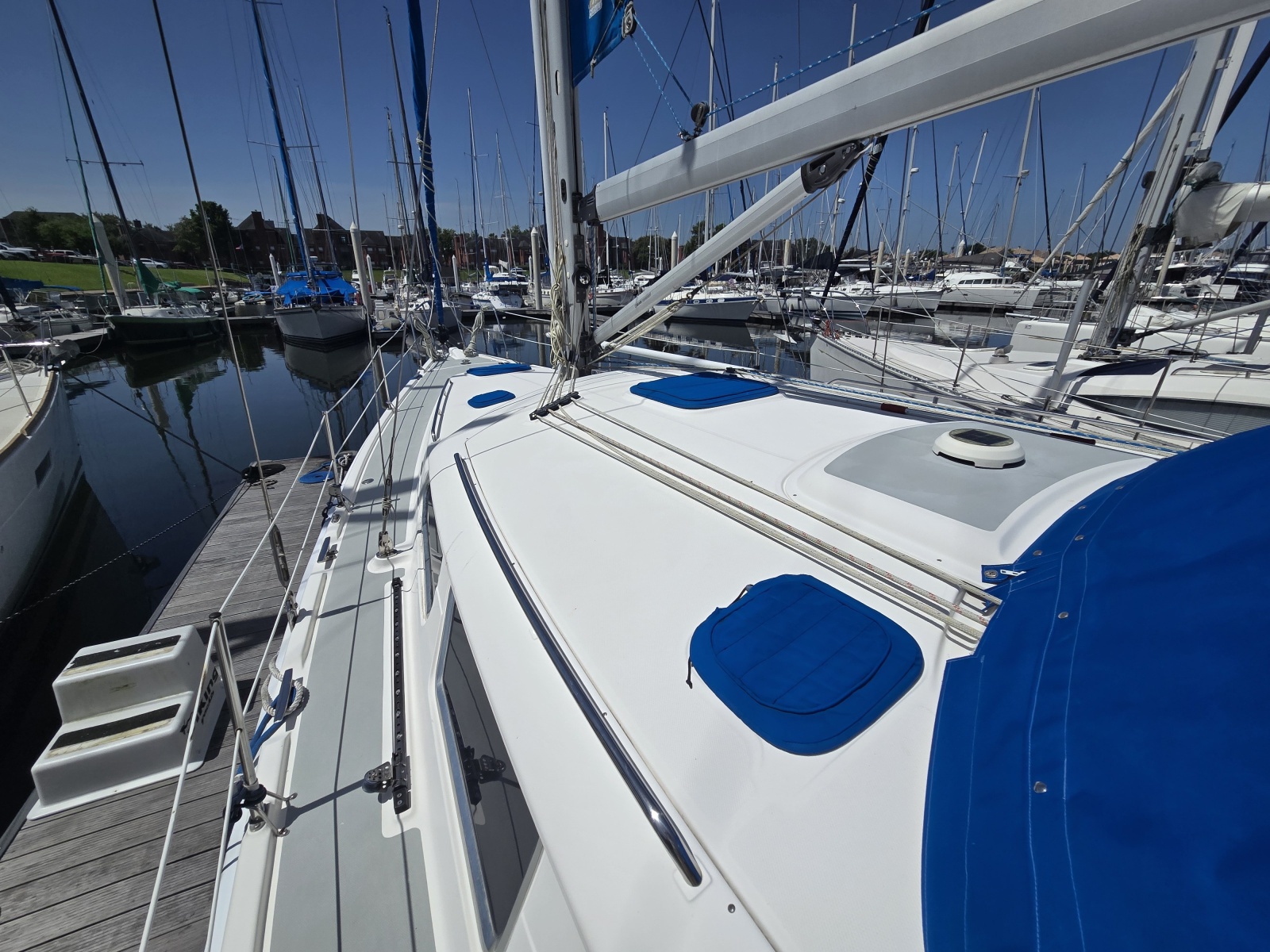 2007 Hunter 44 DS