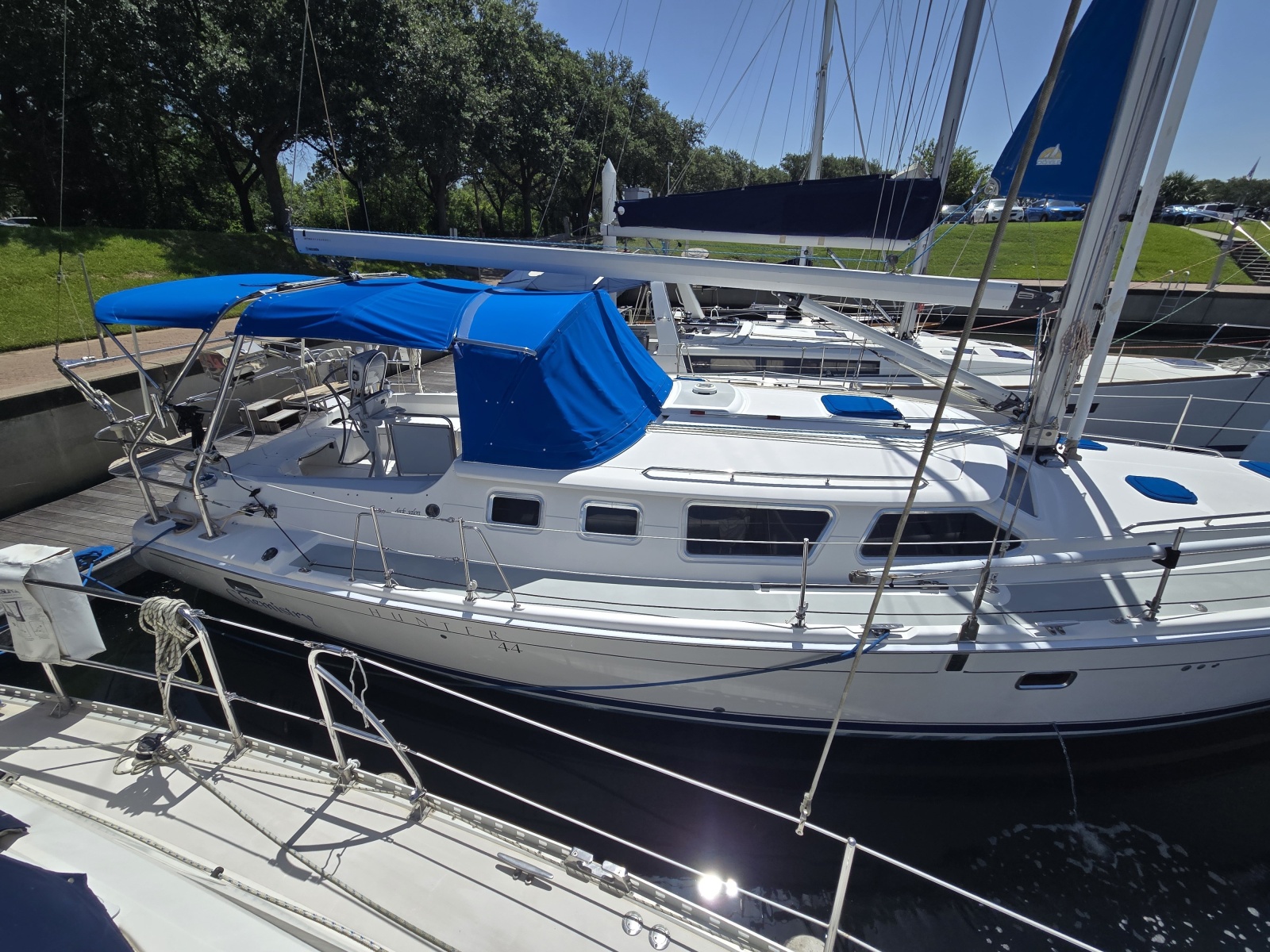 2007 Hunter 44 DS