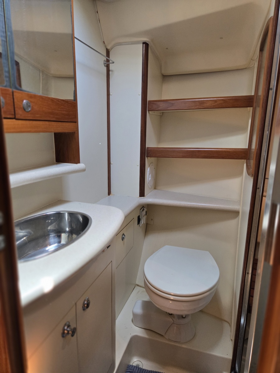 2007 Hunter 44 DS