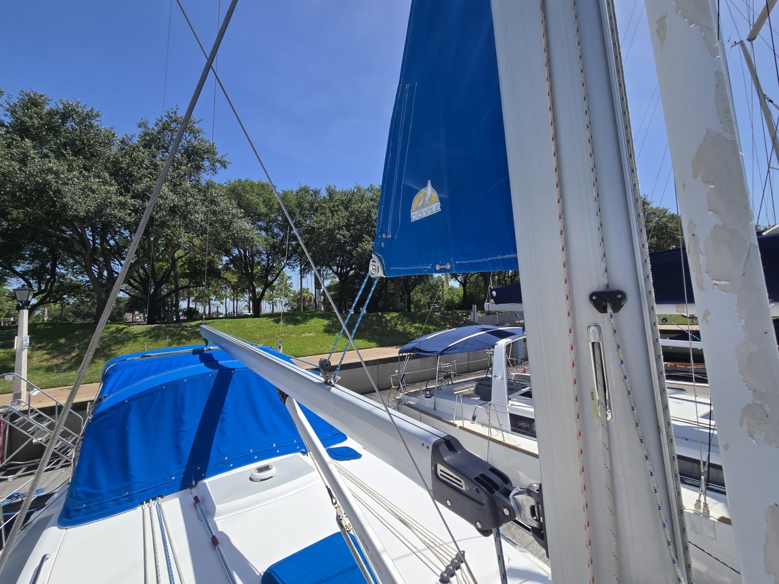 2007 Hunter 44 DS