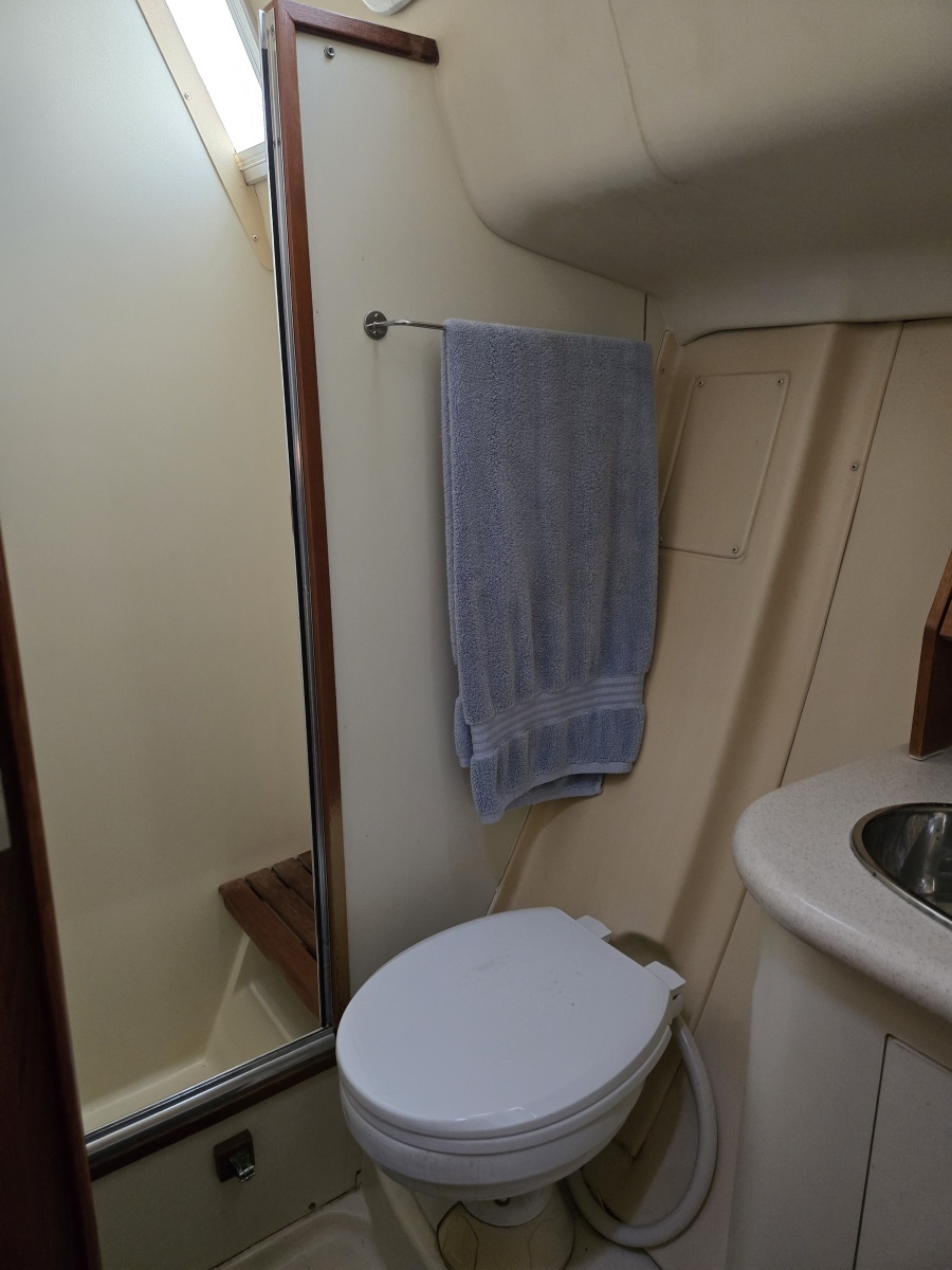2007 Hunter 44 DS
