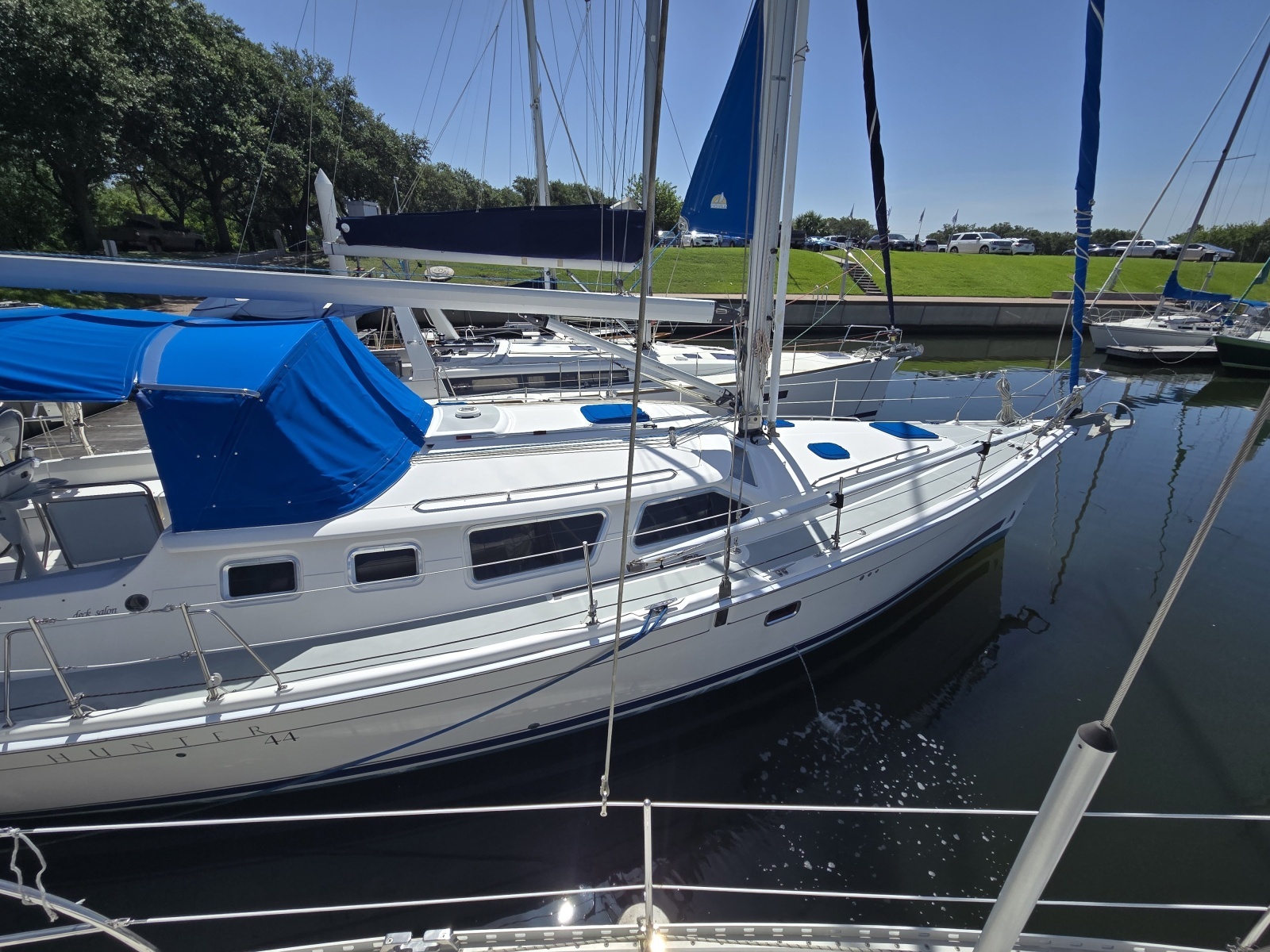2007 Hunter 44 DS