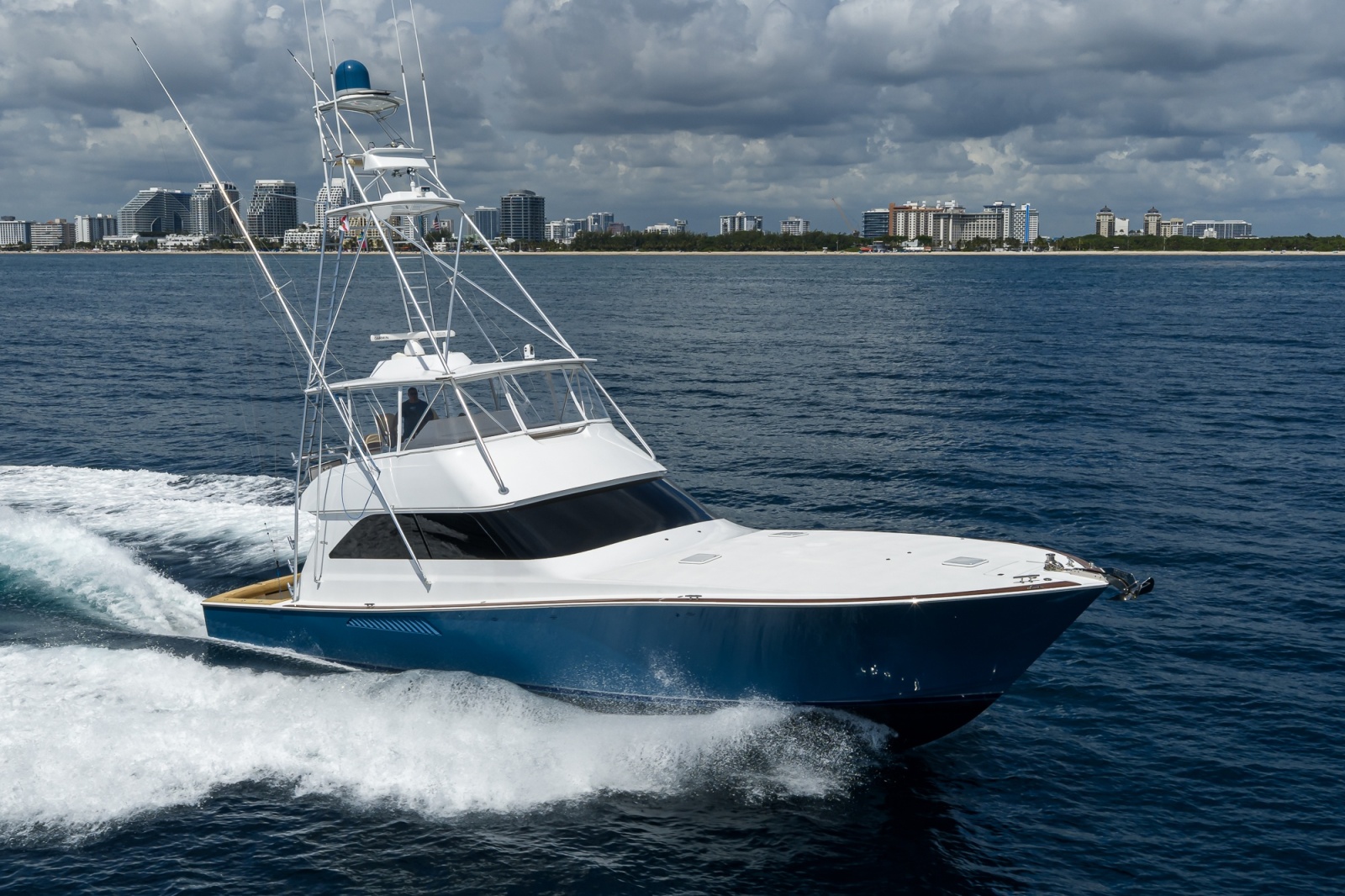 2002 Viking 61 Convertible