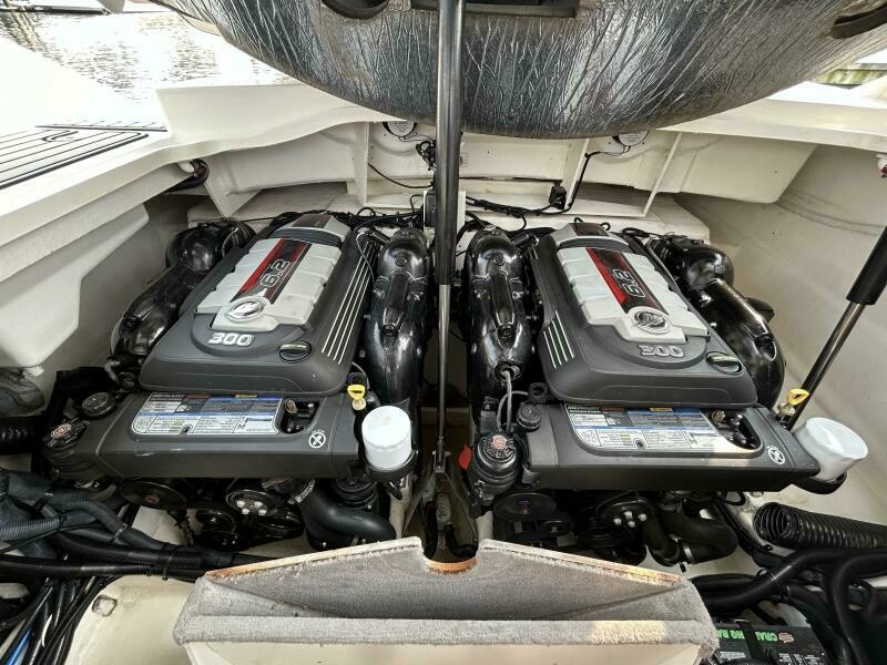 2016 Sea Ray 310 SLX