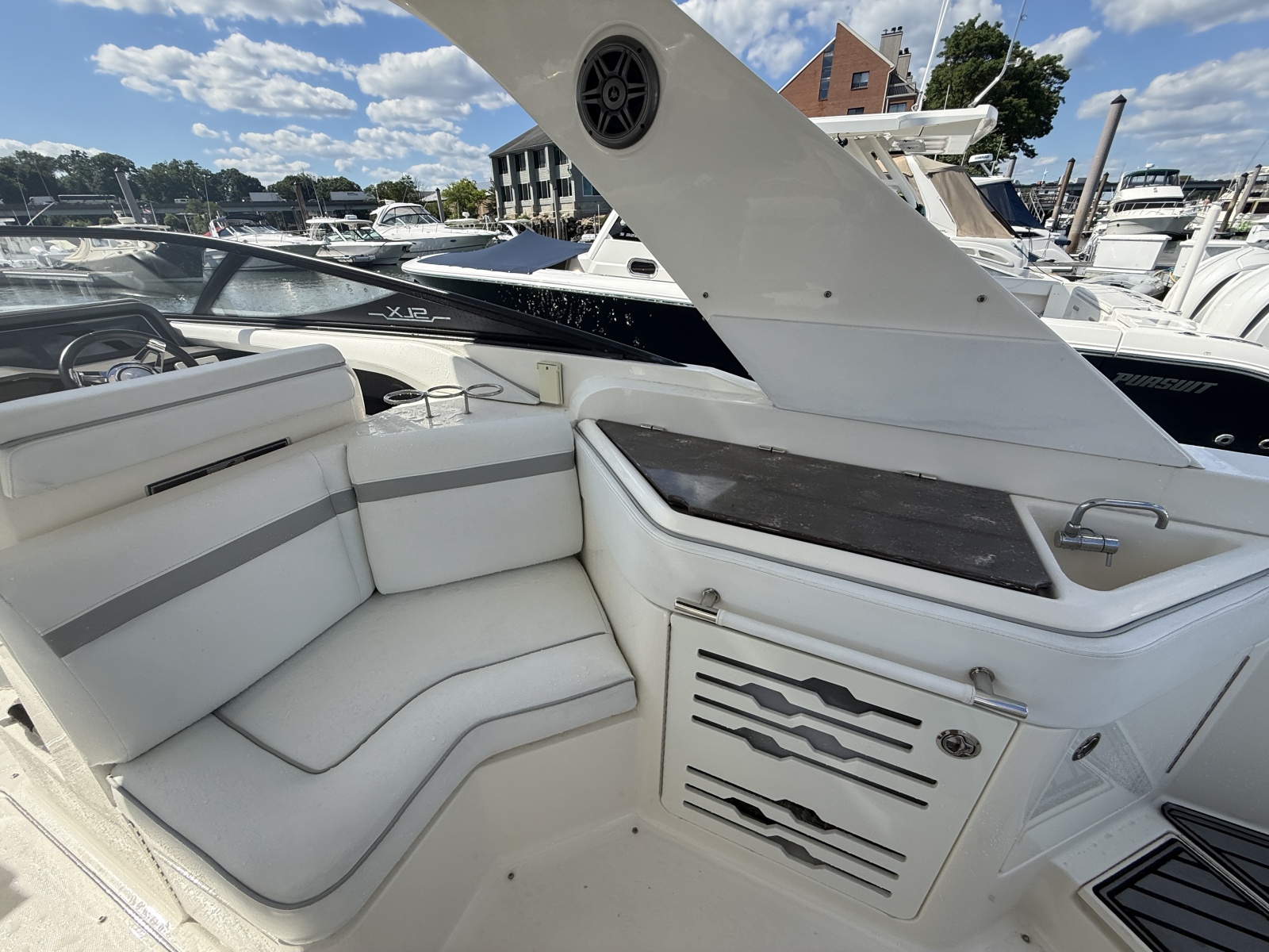 2016 Sea Ray 310 SLX