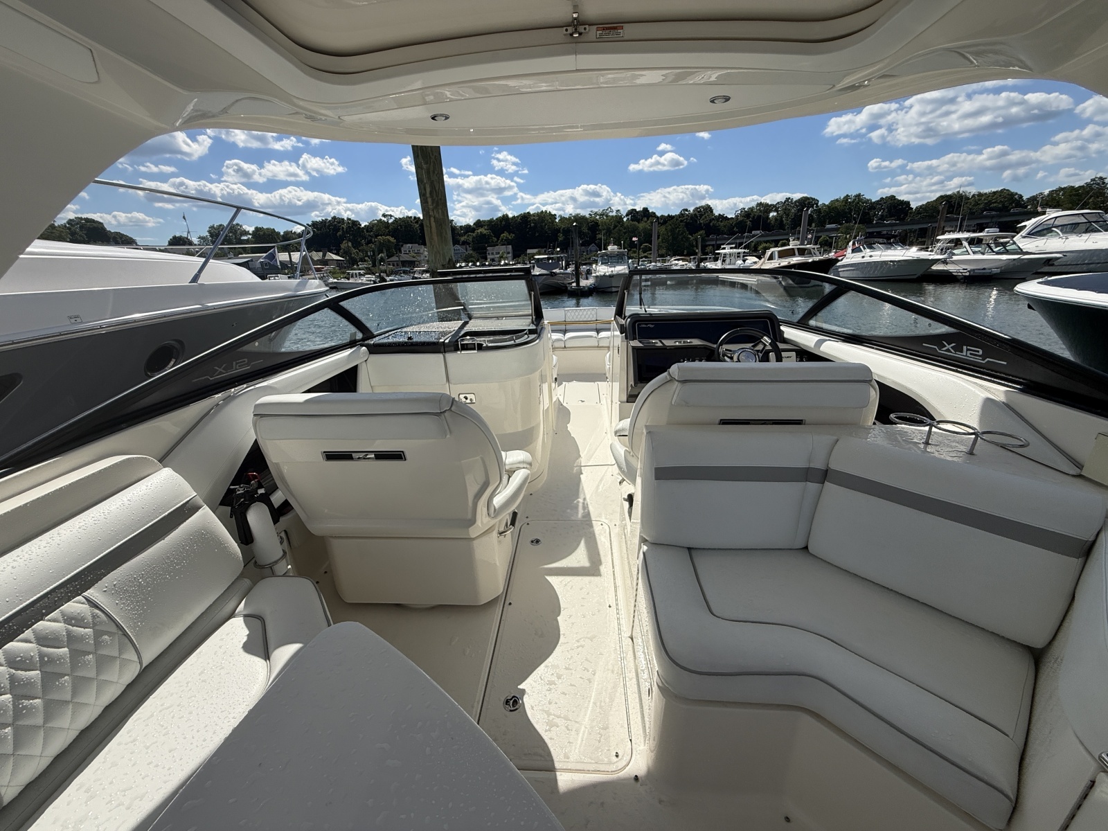 2016 Sea Ray 310 SLX