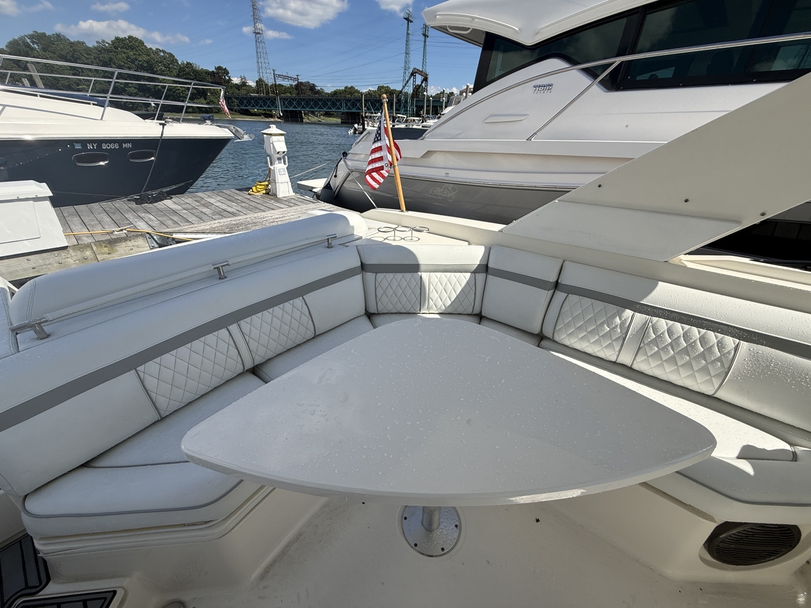 2016 Sea Ray 310 SLX