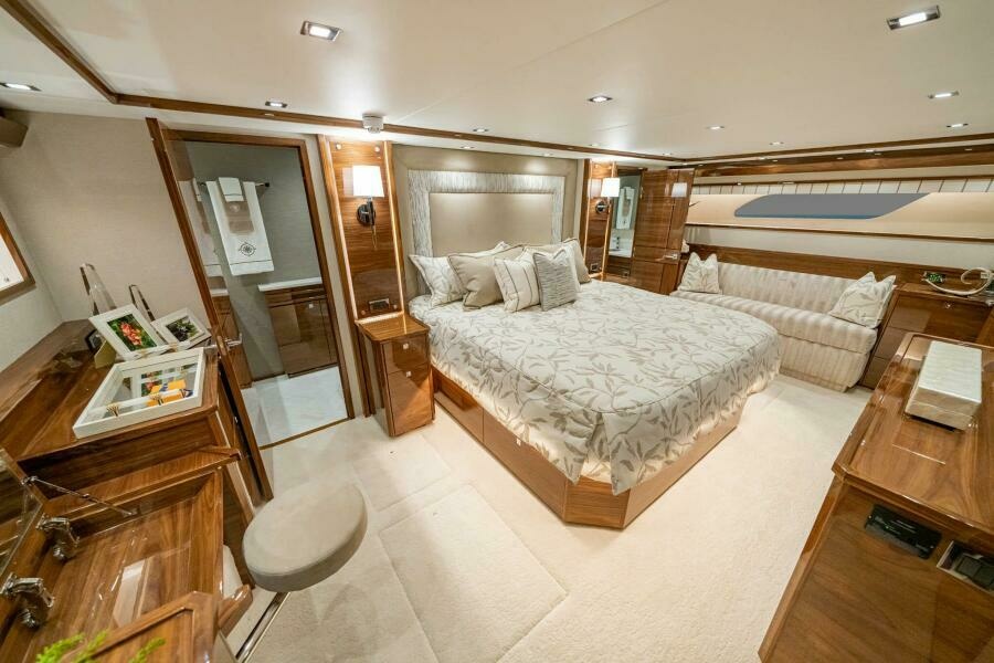 Viking 90 Sky Bridge - Full Beam MAster Stateroom