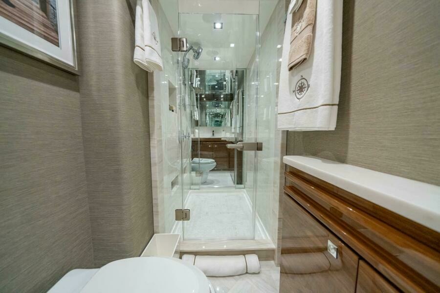 Viking 90 Convertible - MAster Stateroom Ensuite Head