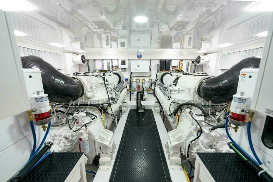 Viking 90 Convertible - Engine Room