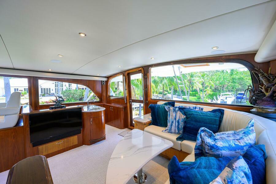 2004 Sea Force IX 82 Enclosed Bridge