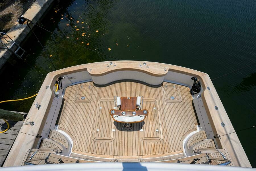 2004 Sea Force IX 82 Enclosed Bridge