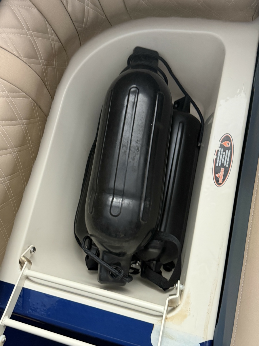 2019 Harris Crowne 250 SL Tritoon