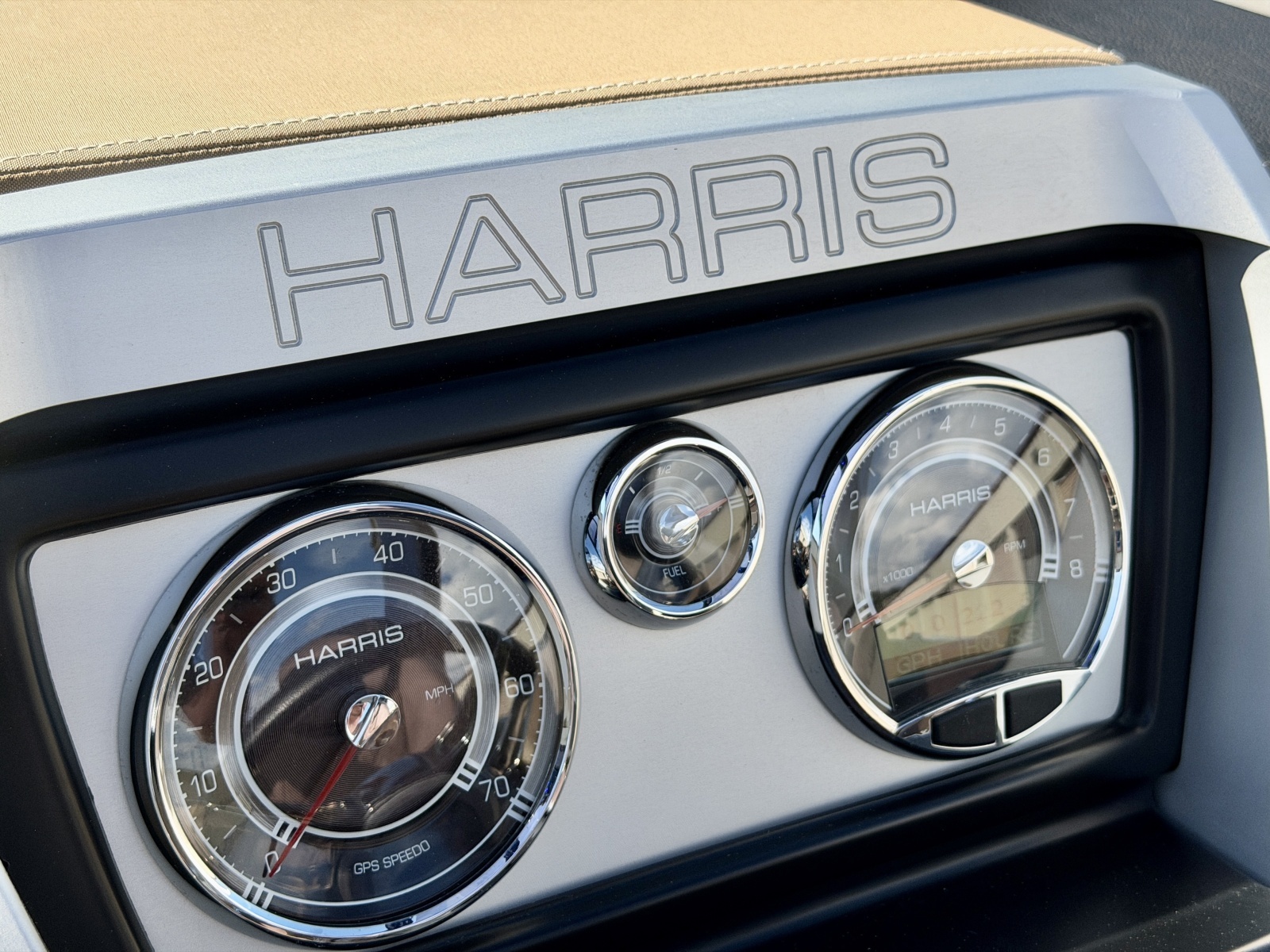 2019 Harris Crowne 250 SL Tritoon