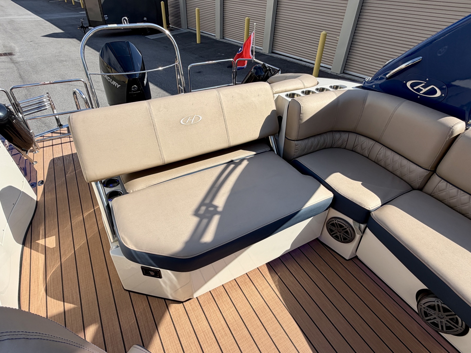 2019 Harris Crowne 250 SL Tritoon