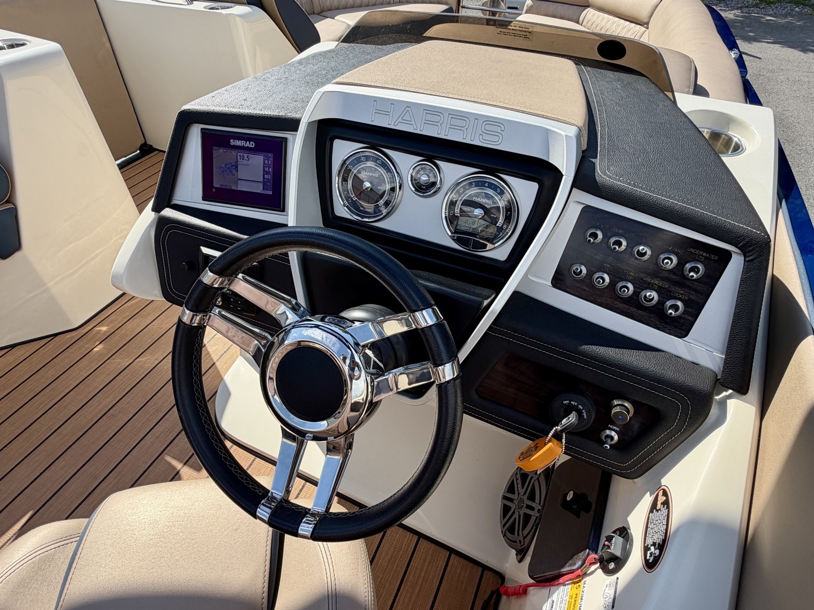2019 Harris Crowne 250 SL Tritoon