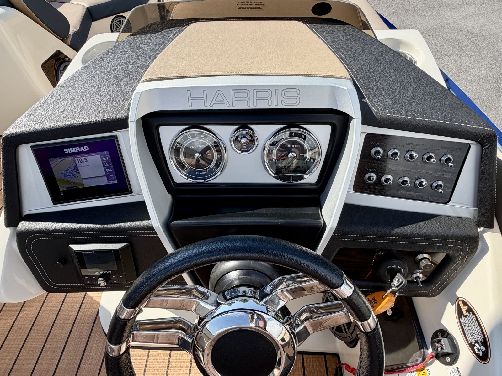 2019 Harris Crowne 250 SL Tritoon