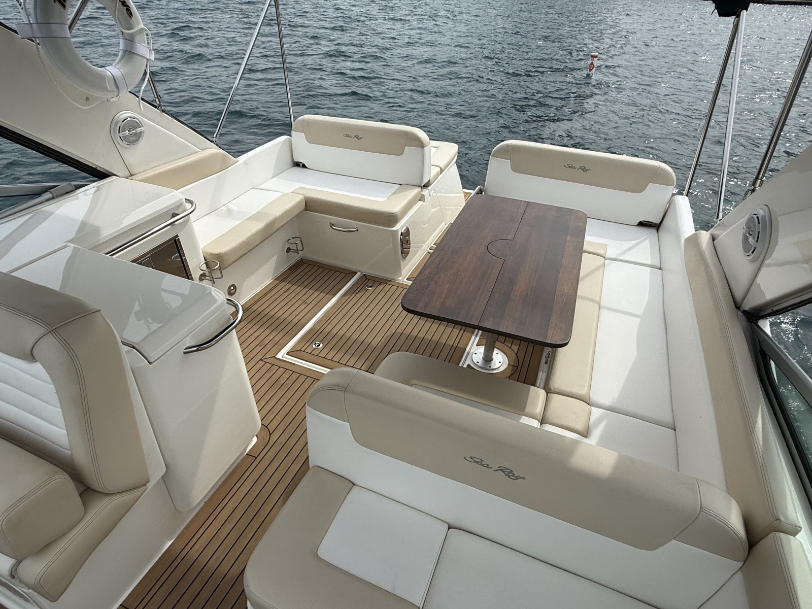 2013 Sea Ray 370 Venture
