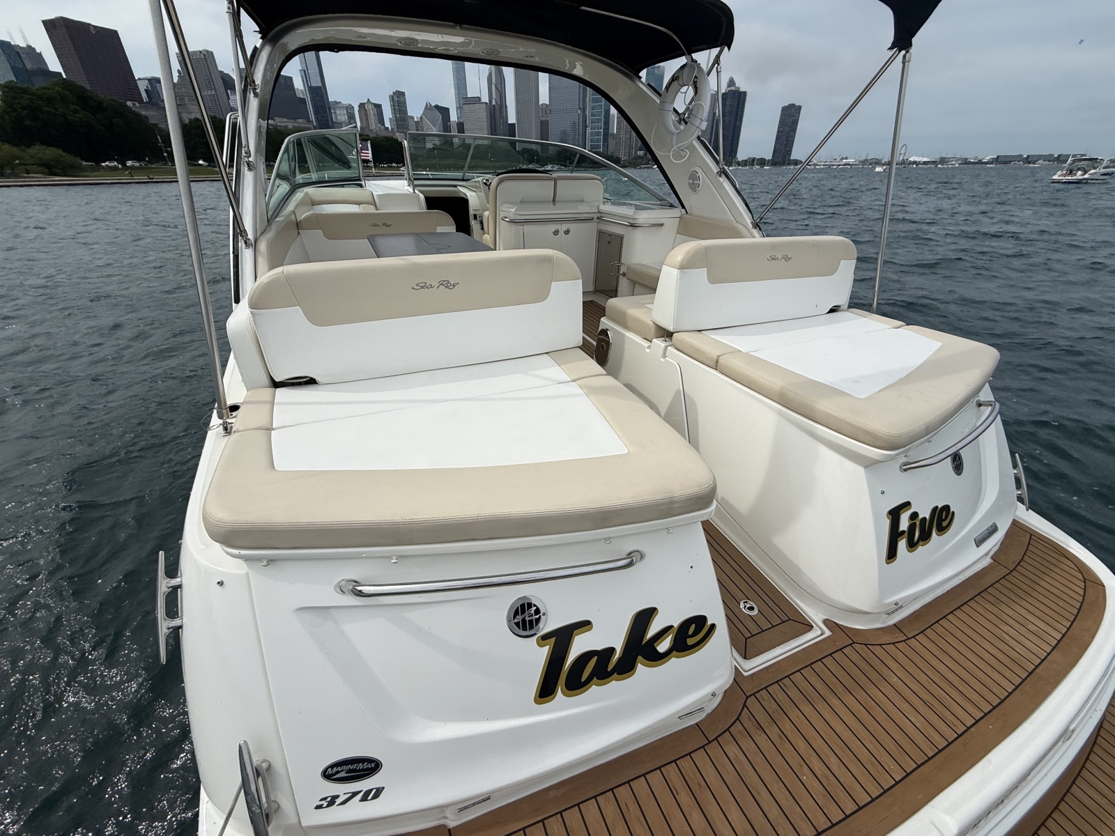2013 Sea Ray 370 Venture